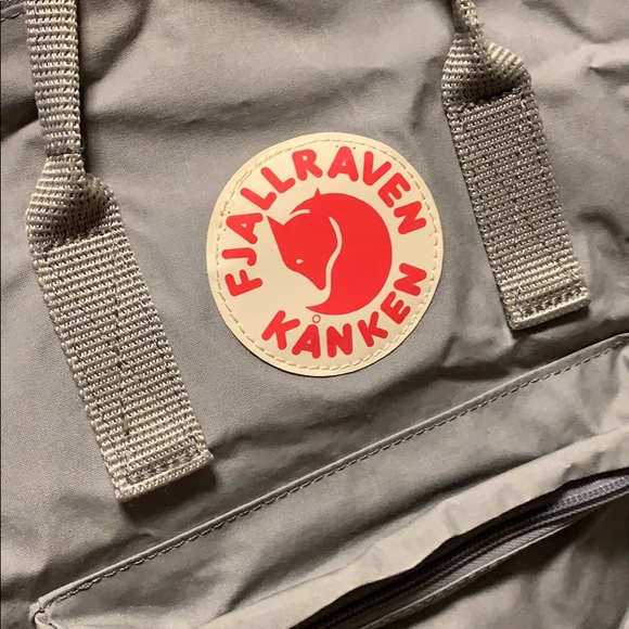 A backpack - Picture 3 of 7